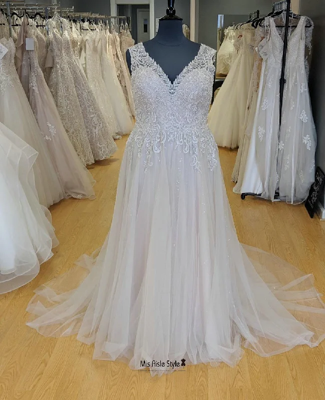 Simple V-neckline Colorful Plus Size Wedding Dress