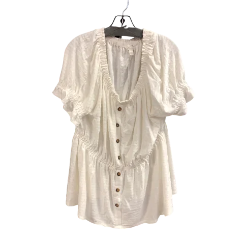 Top Short Sleeve By Cato In White, Size: L