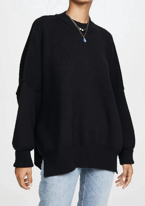 Easy Street Tunic Sweater In Black