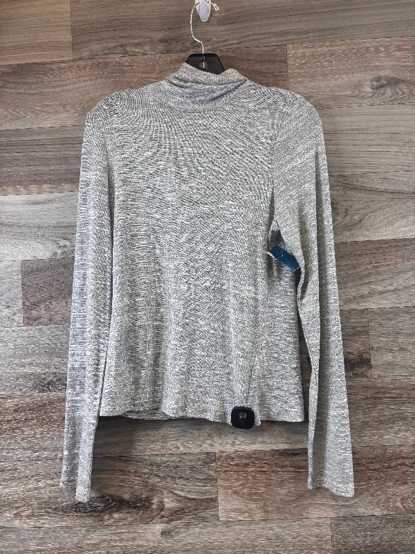 Top Long Sleeve By Universal Thread In Silver, Size: M